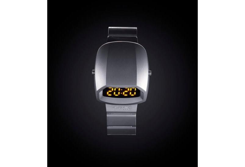 Zegarek dla fanów gry Cyberpunk 2077. Błonie prezentują T-2077